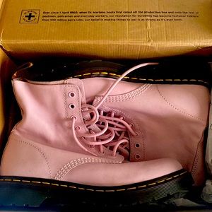 Bubblegum Pink Dr.Martens US 9 Wmns